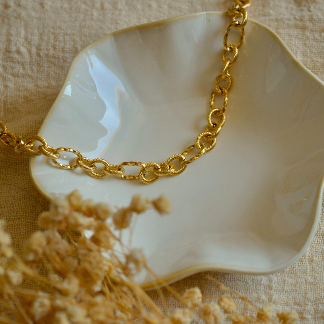 Collier Shana